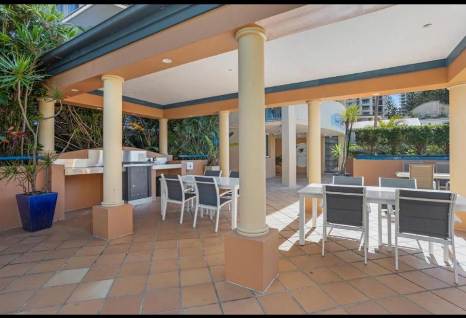 San Mateo On Broadbeach Gold Coast Exterior photo