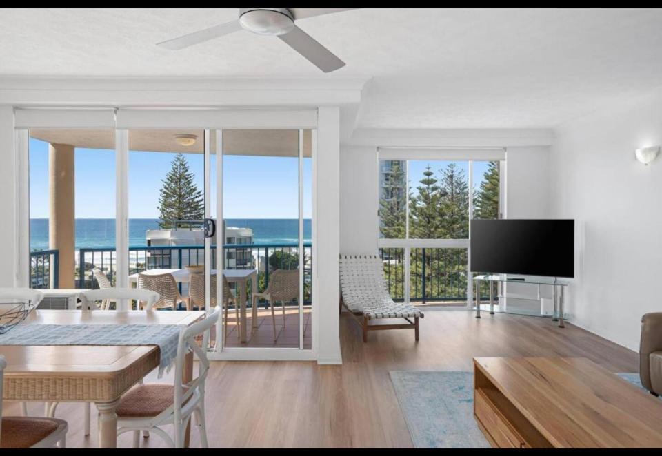 San Mateo On Broadbeach Gold Coast Exterior photo